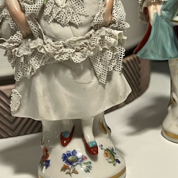 PAIR COLONIAL CAPODIMONTE COUPLE BOY GIRL DOVE FLOWERS,DRESDEN LACE - Picture 4 of 12